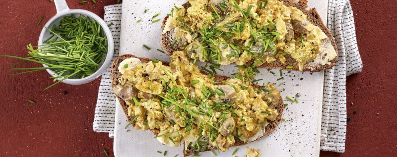 5 22 Tofu Pilz Scramble Auf Vollkornbrot 1920x760px 490e3f63