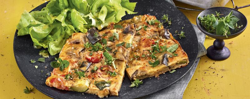 4 22 Bunte Schuettelpizza Mit Salat 1920x760px E6b68c72