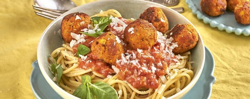 1 20 Spaghetti Mit Tofubaellchen In Tomaten Sahne Sosse 1920x760px 6e5e9bcf