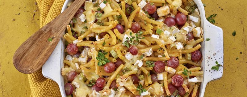 5 21 Makkaroni Trauben Auflauf Mit Camembert 1920x760px 1b70e61f