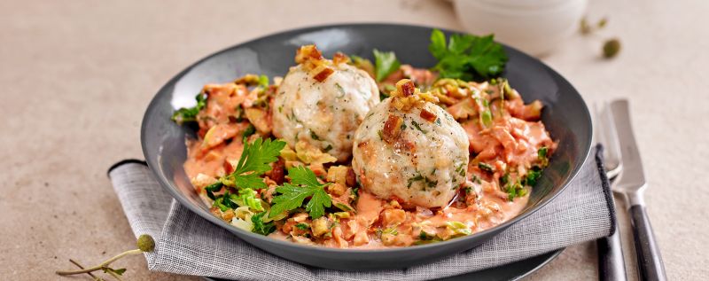 6 24 Semmelknoedel Mit Wirsing Tomaten Gemuese 1920x760px 4a94c34f