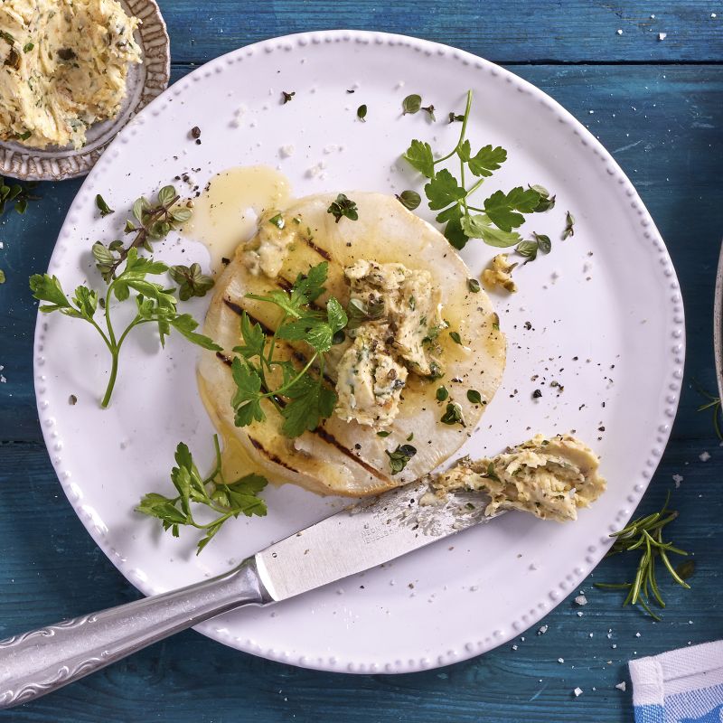 3 22 Selleriesteaks Mit Gewuerzbutter 1600x1600px D9ade75d