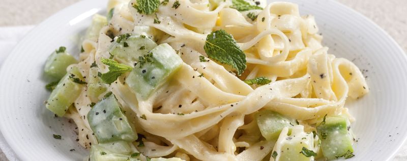 2 14 Bandnudeln Mit Gurkengemuese 1920x760px F0e07633