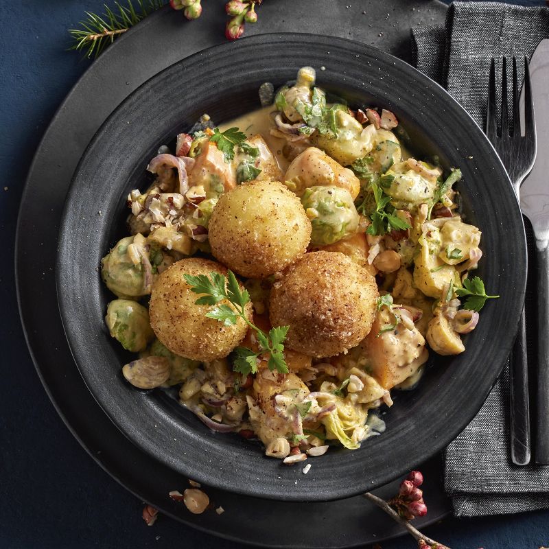 6 23 Kartoffelkloesschen Im Nussmantel Mit Wintergemuese 1600x1600px 9ad2ac6e
