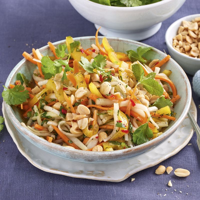 4 22 Asiatischer Kohlrabisalat Mit Erdnuessen 1600x1600px 8022ec88