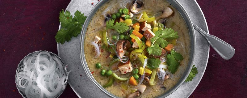 2 23 Kokos Gemuesesuppe Mit Glasnudeln Und Tofu 1920x760px C897d953