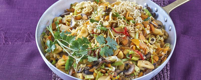 5 17 Asiatische Gemuese Nudel Pfanne 1920x760px 2c294d2a