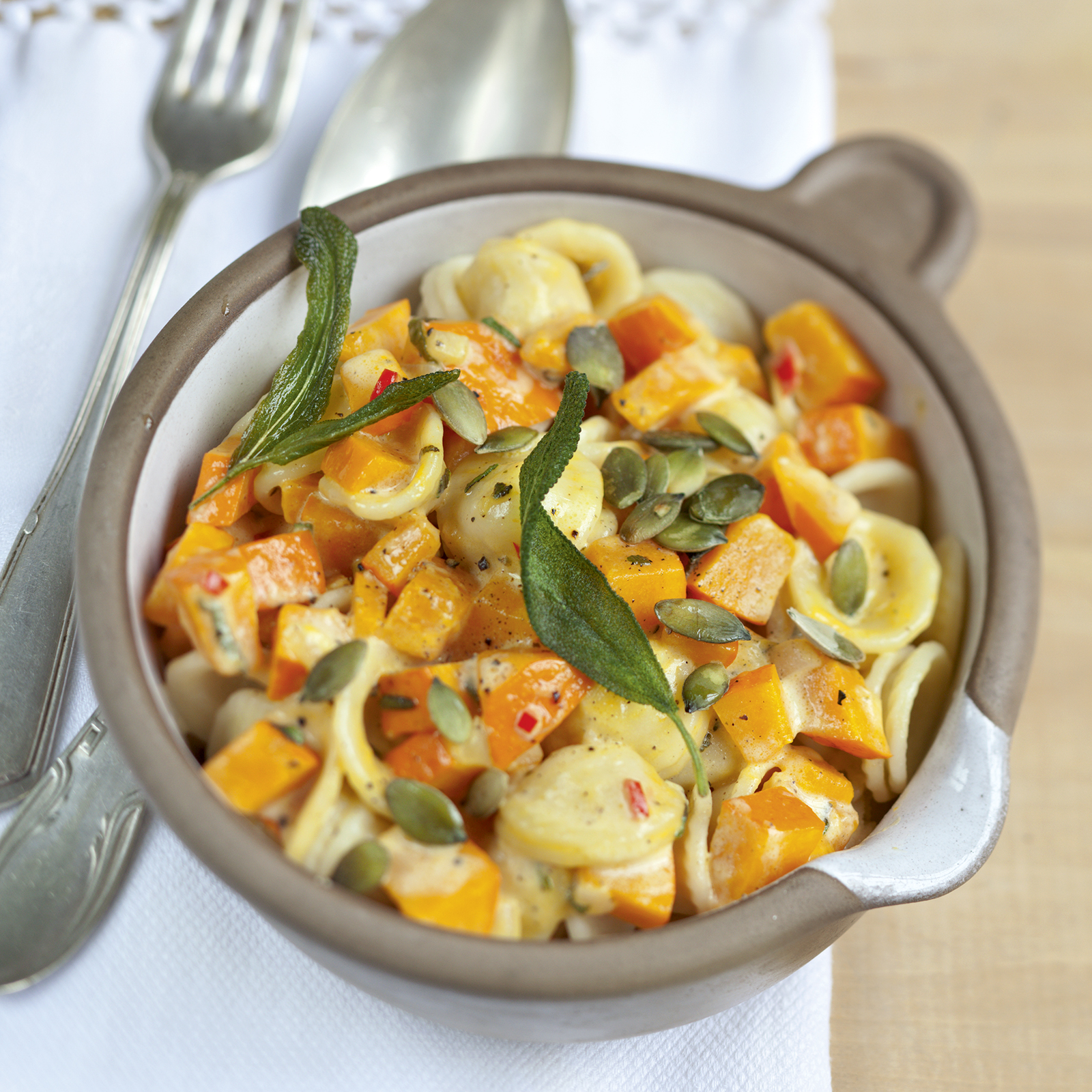 5 11 Kuerbis Salbei Pasta 1600x1600px