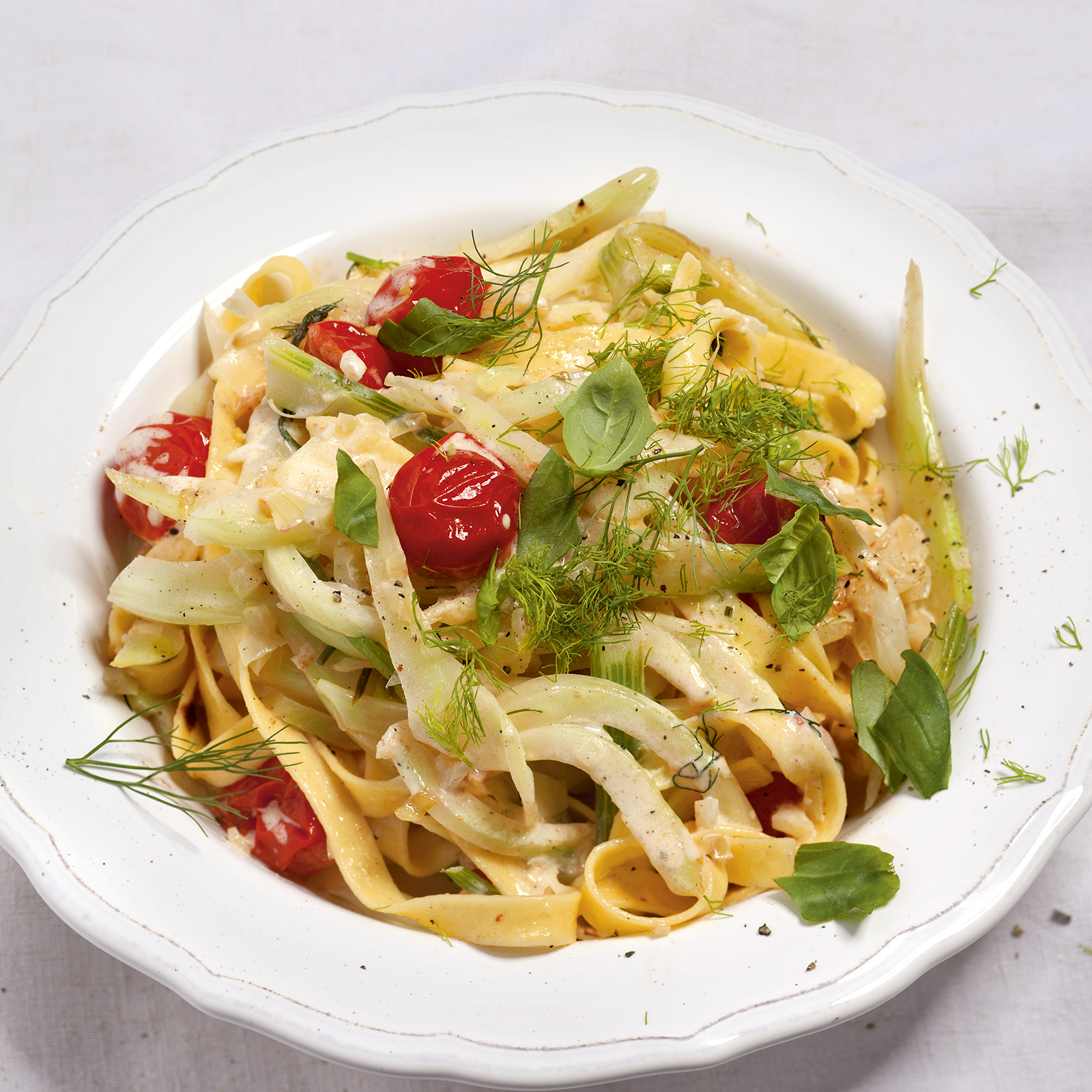 4 13 Tagliatelle Mit Fenchel Tomaten Gemuese 1600x1600px