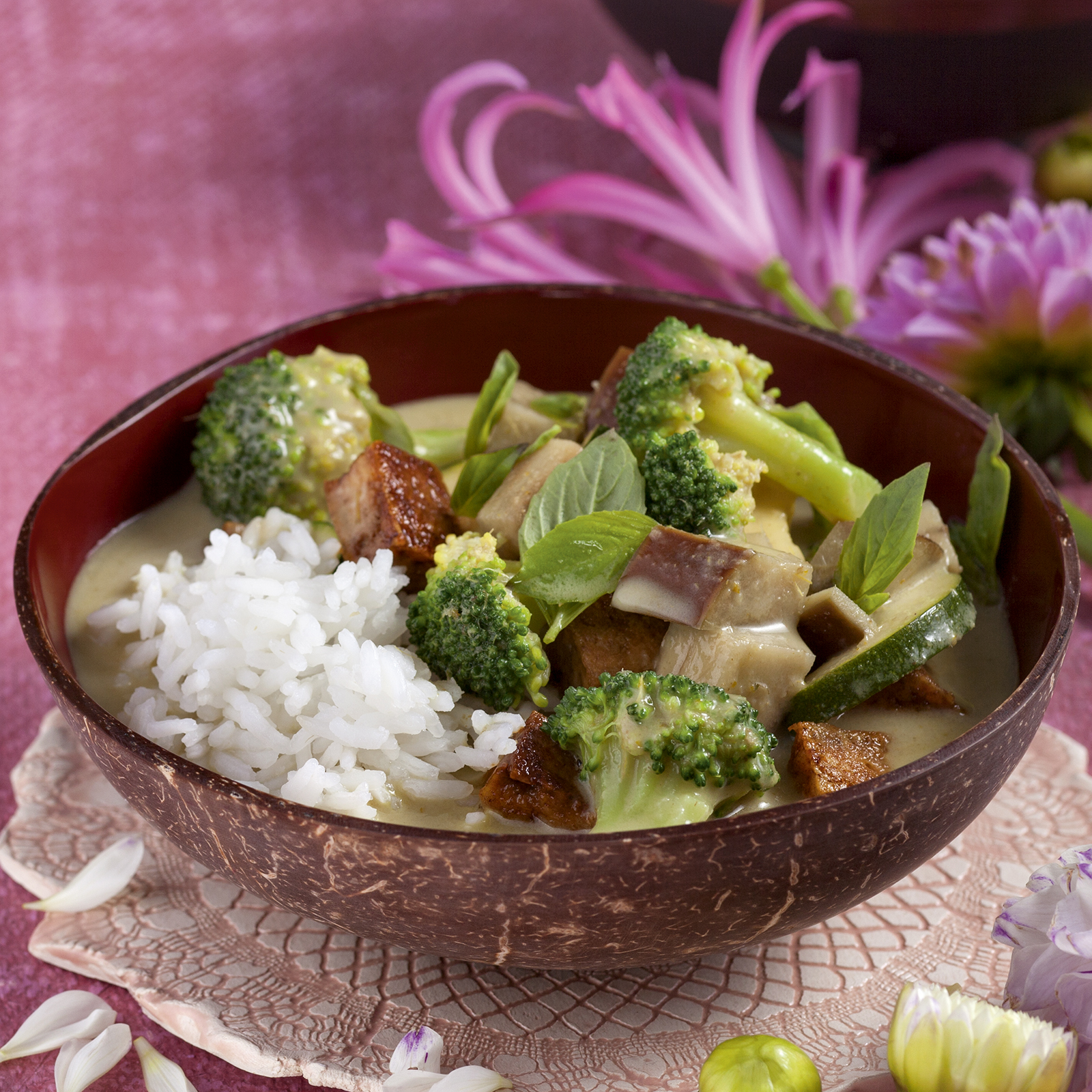 1 14 Gruenes Thaicurry Mit Tofu 1600x1600px