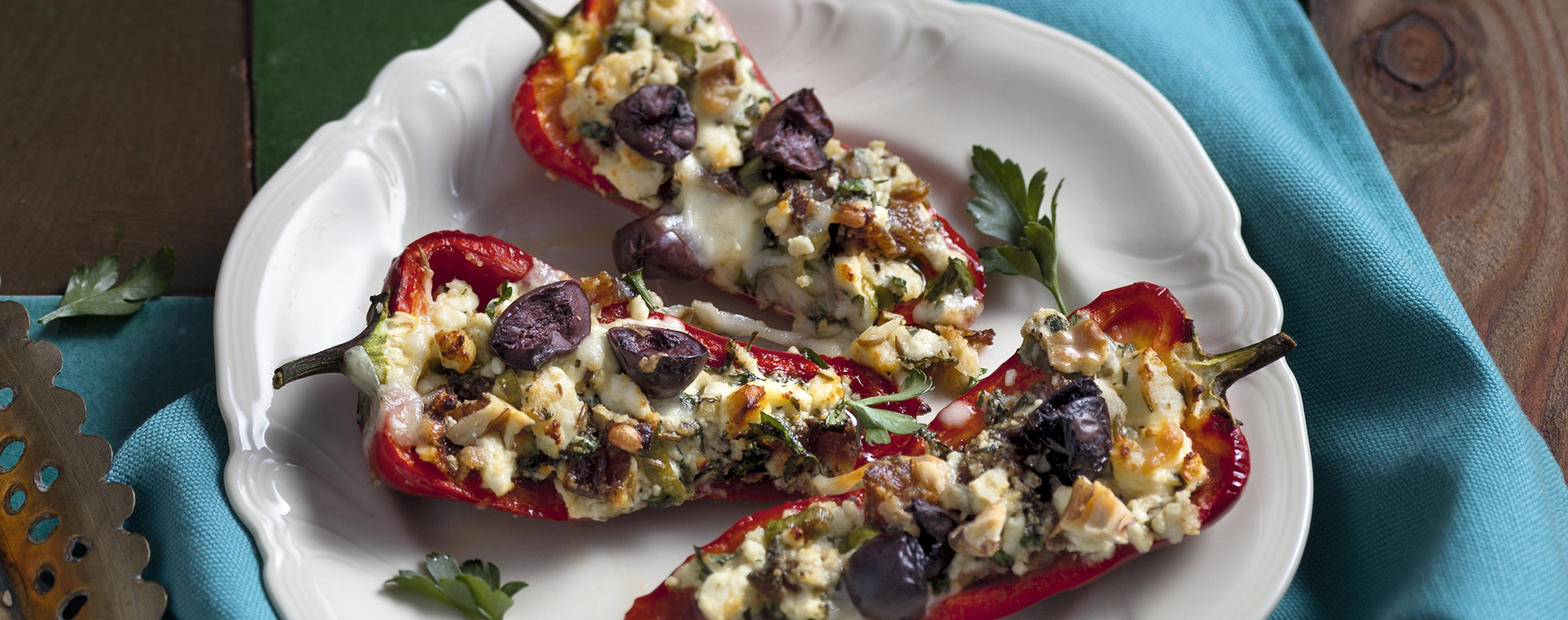 4 14 Spitzpaprika Mit Schafskaese Fuellung 1920x760px