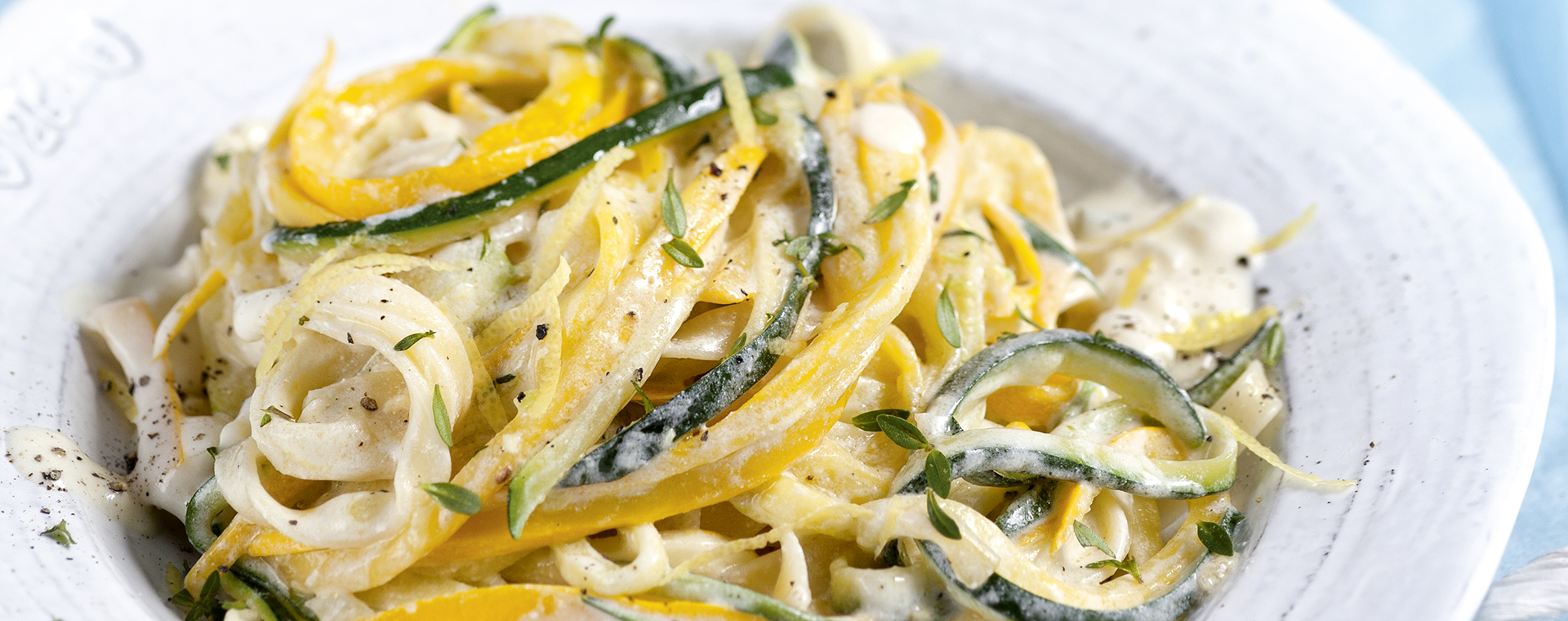 4 14 Zucchini Zitronen Bandnudeln 1920x760px