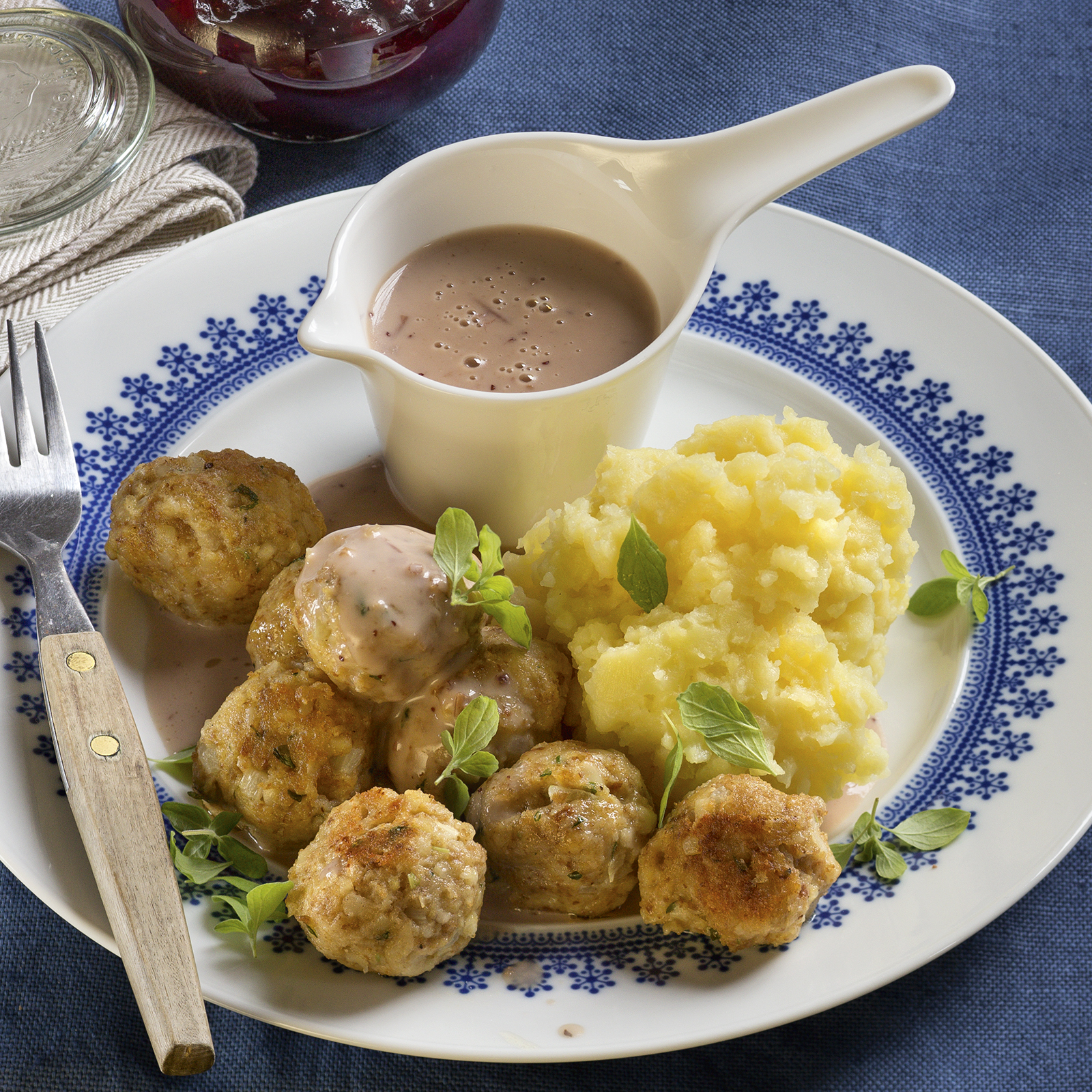 6 14 Veggie Koettbullar Mit Sahnesosse 1600x1600px