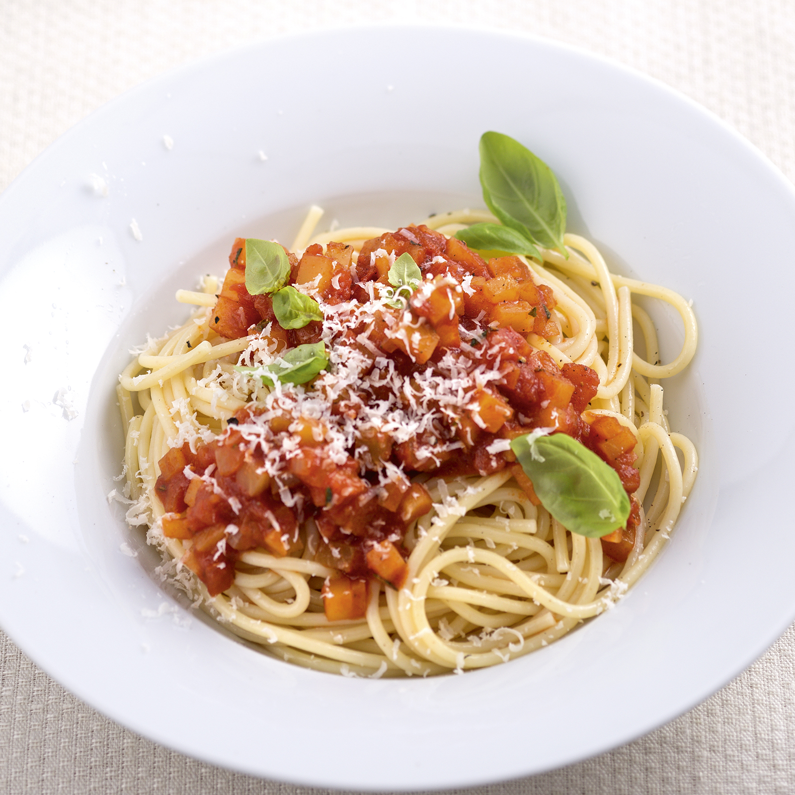 1 15 Steckrueben Bolognese Mit Spaghetti 1600x1600px
