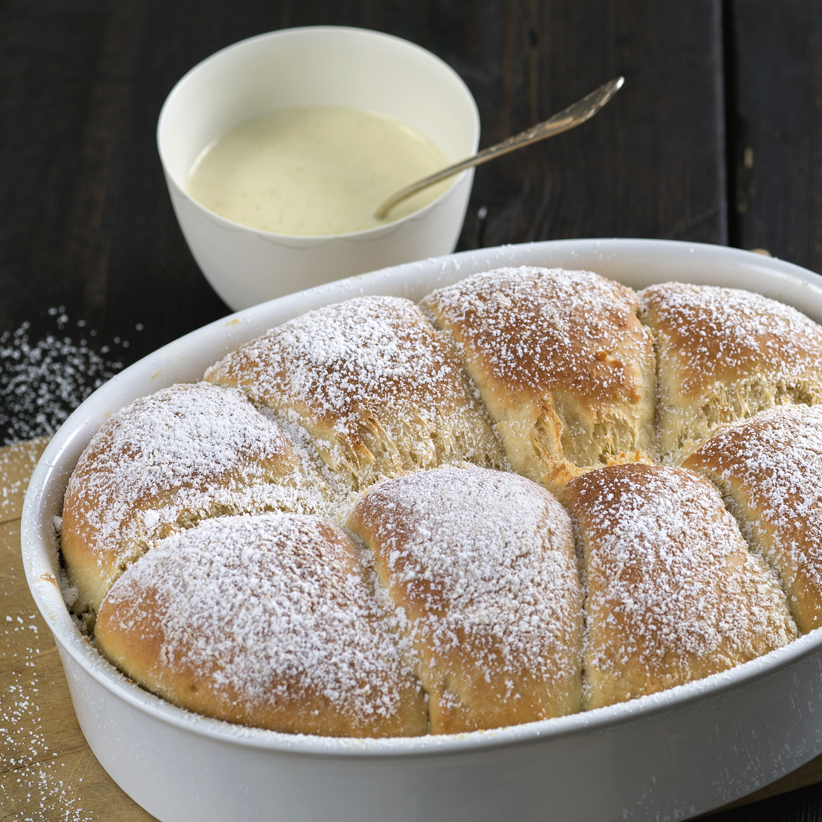 5 15 Fraenkische Hefeknoedel Mit Vanillesosse 1600x1600px