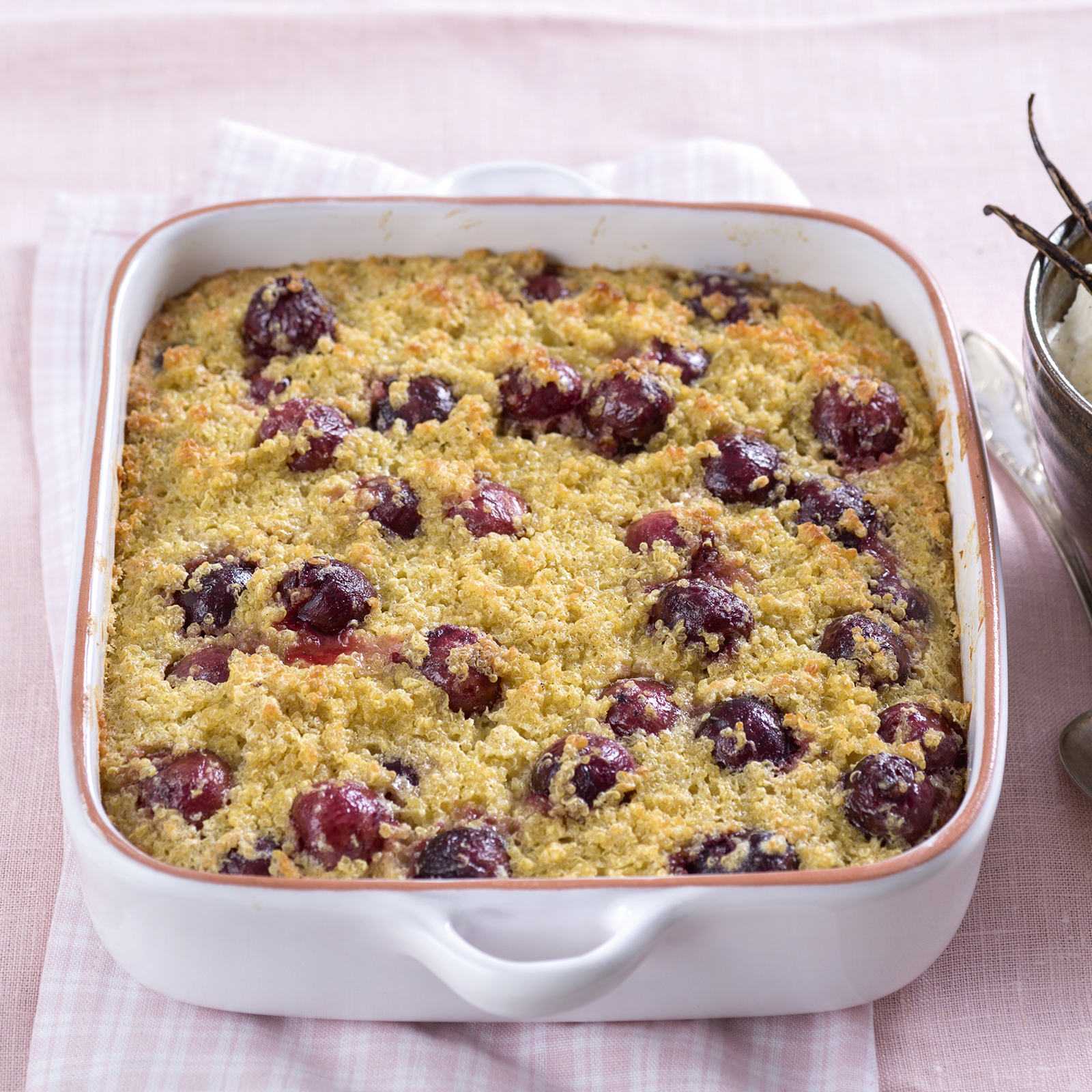 5 15 Quinoa Auflauf Mit Kirschen 1600x1600px