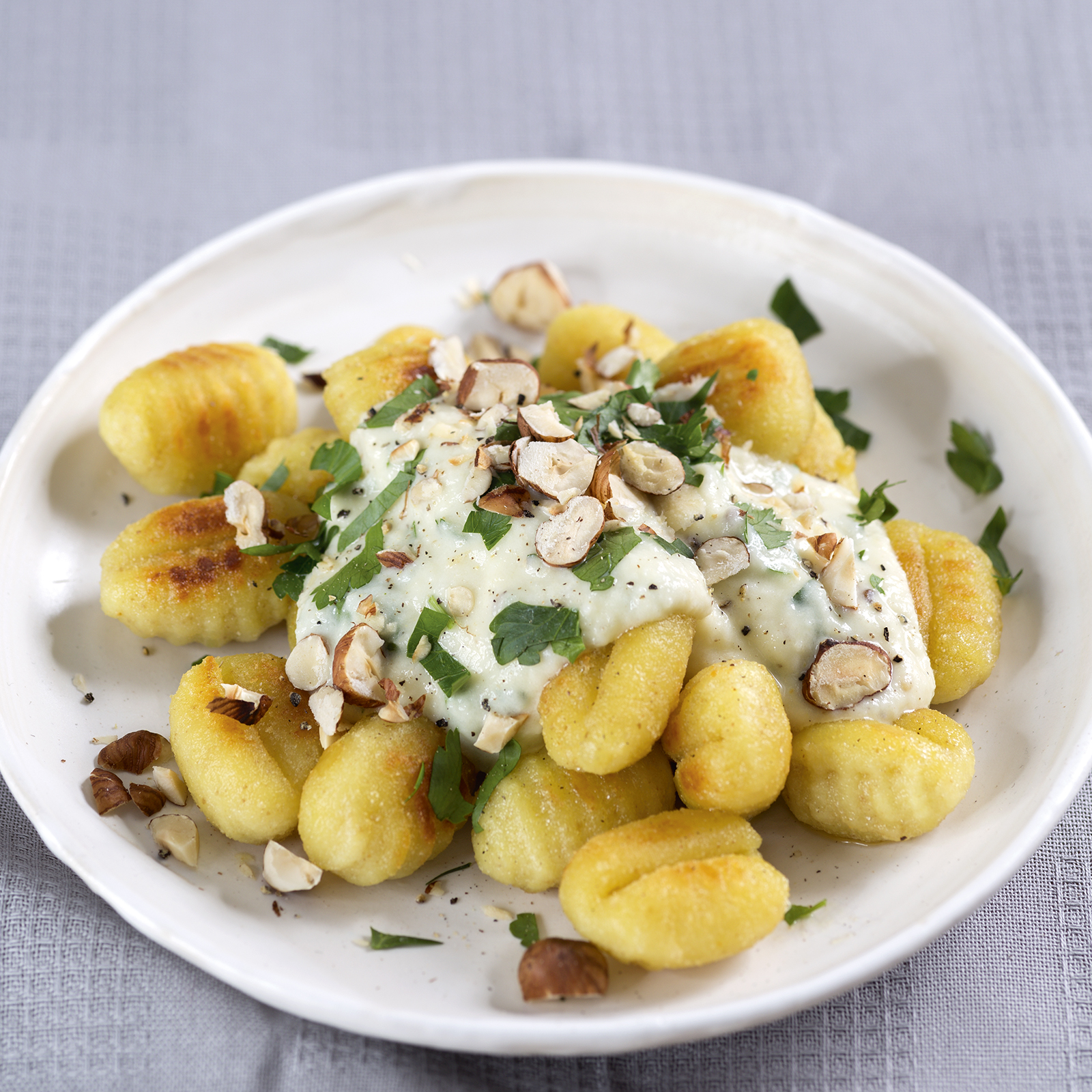 6 15 Gnocchi Mit Feiner Birnen Sellerie Sosse 1600x1600px