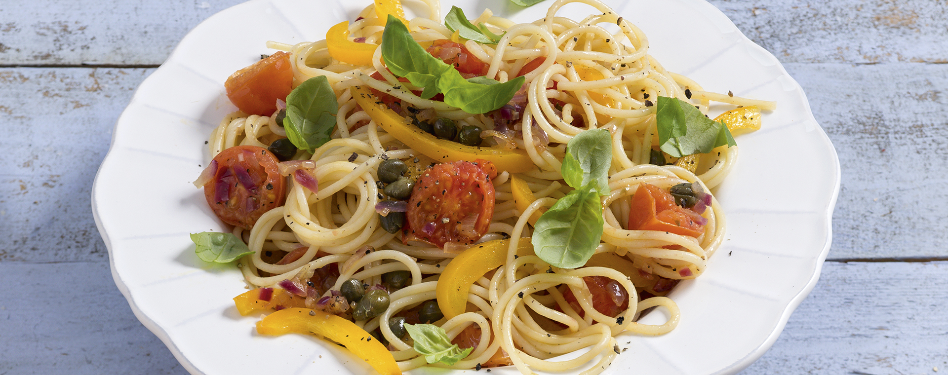 3 16 Mediterrane Spaghetti Mit Paprika 1920x760px