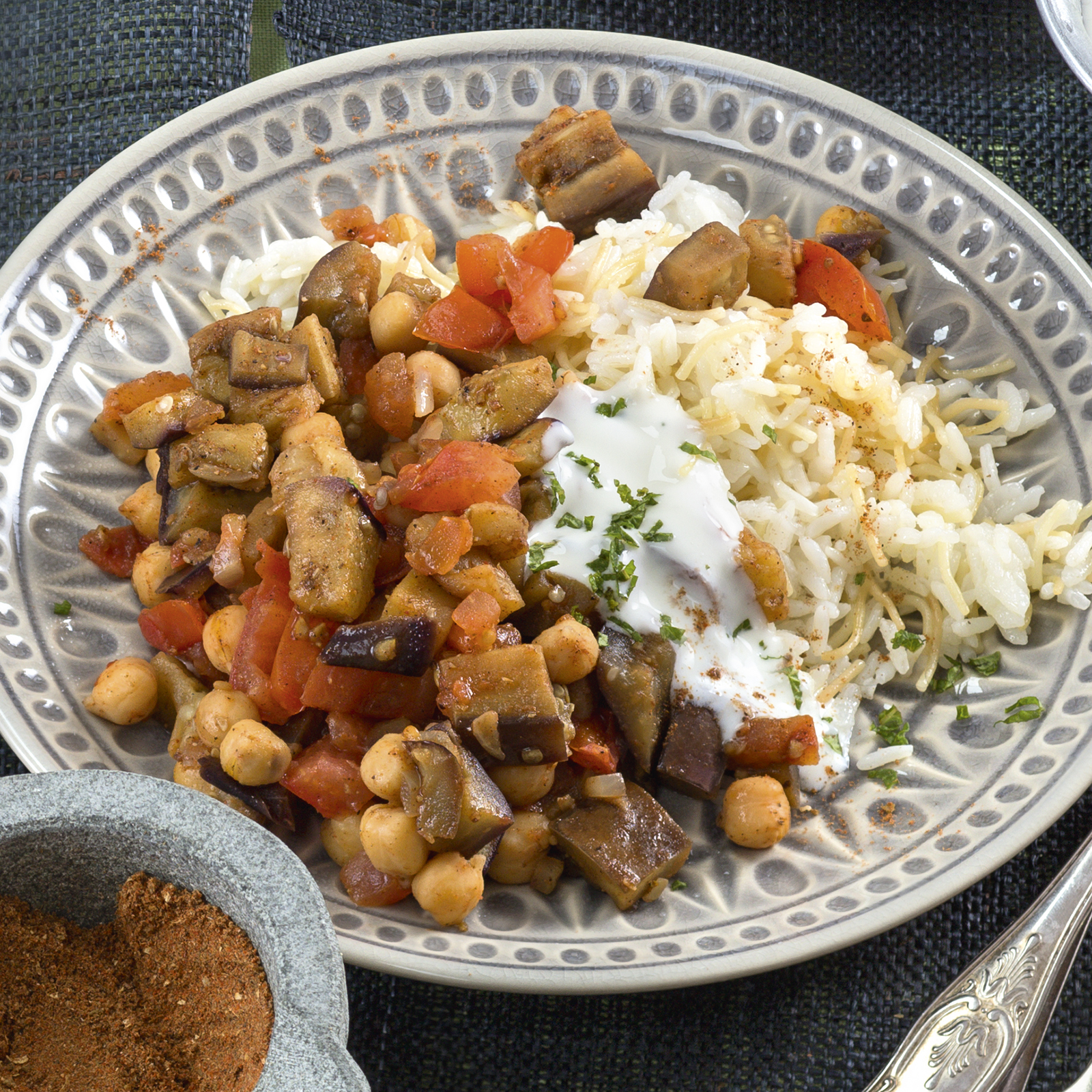 4 16 Auberginengemuese Mit Libanesischem Reis 1600x1600px