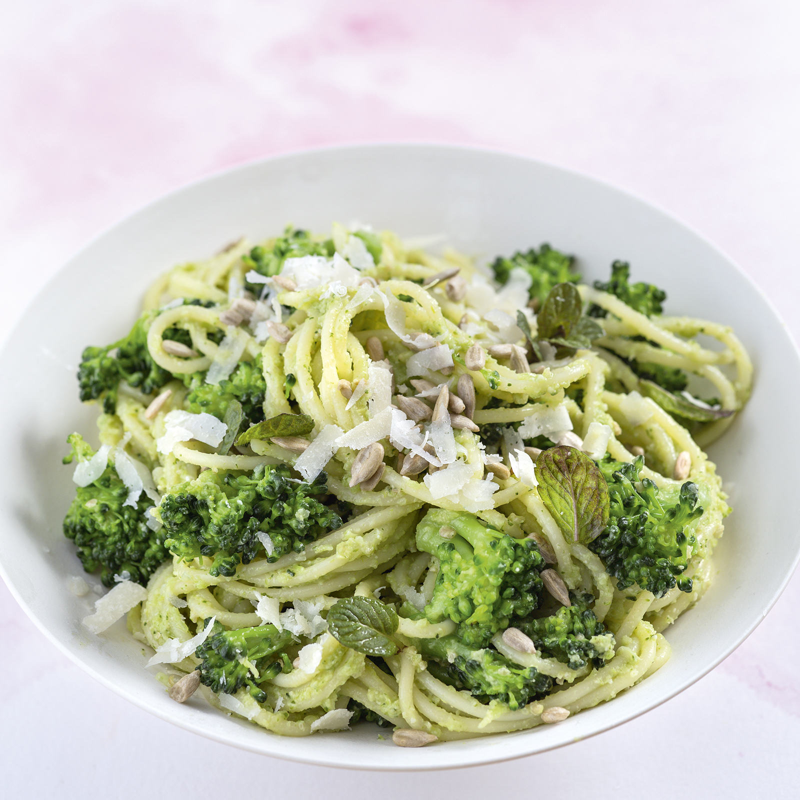 4 16 Pasta Mit Brokkoli Minz Pesto 1600x1600px