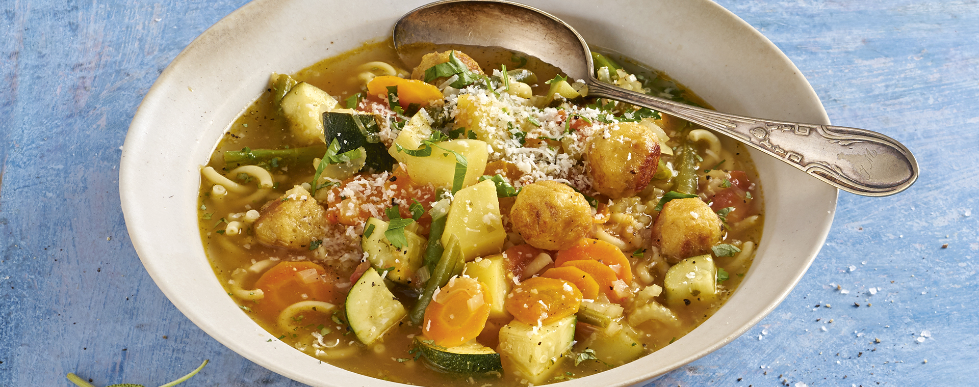 4 17 Italienische Gemuesesuppe Minestrone 1920x760px