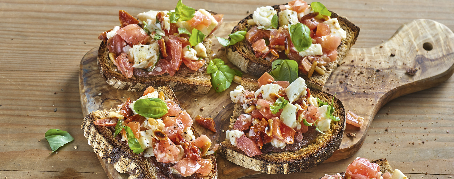 4 17 Mozzarella Tomaten Bruschetta 1920x760px