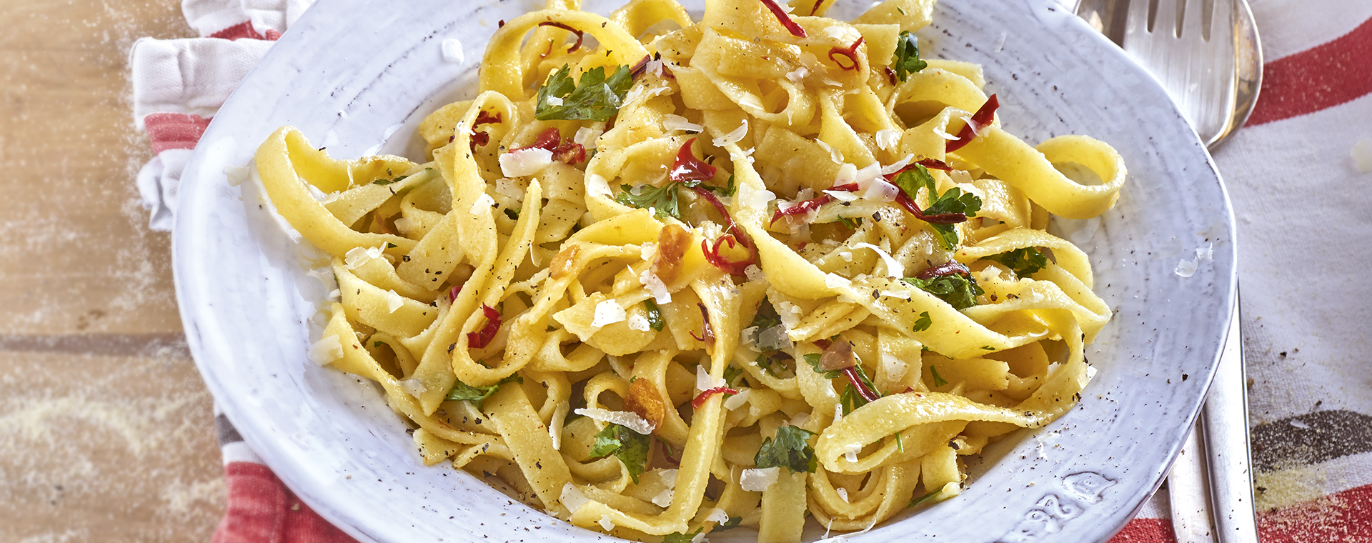 4 17 Tagliatelle Aglio Olio E Peperoncino 1920x760px