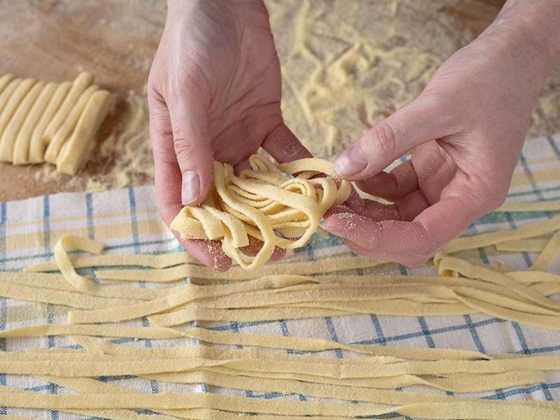 4 17 Tagliatelle Aglio Olio E Peperoncino Step 8 800x600px