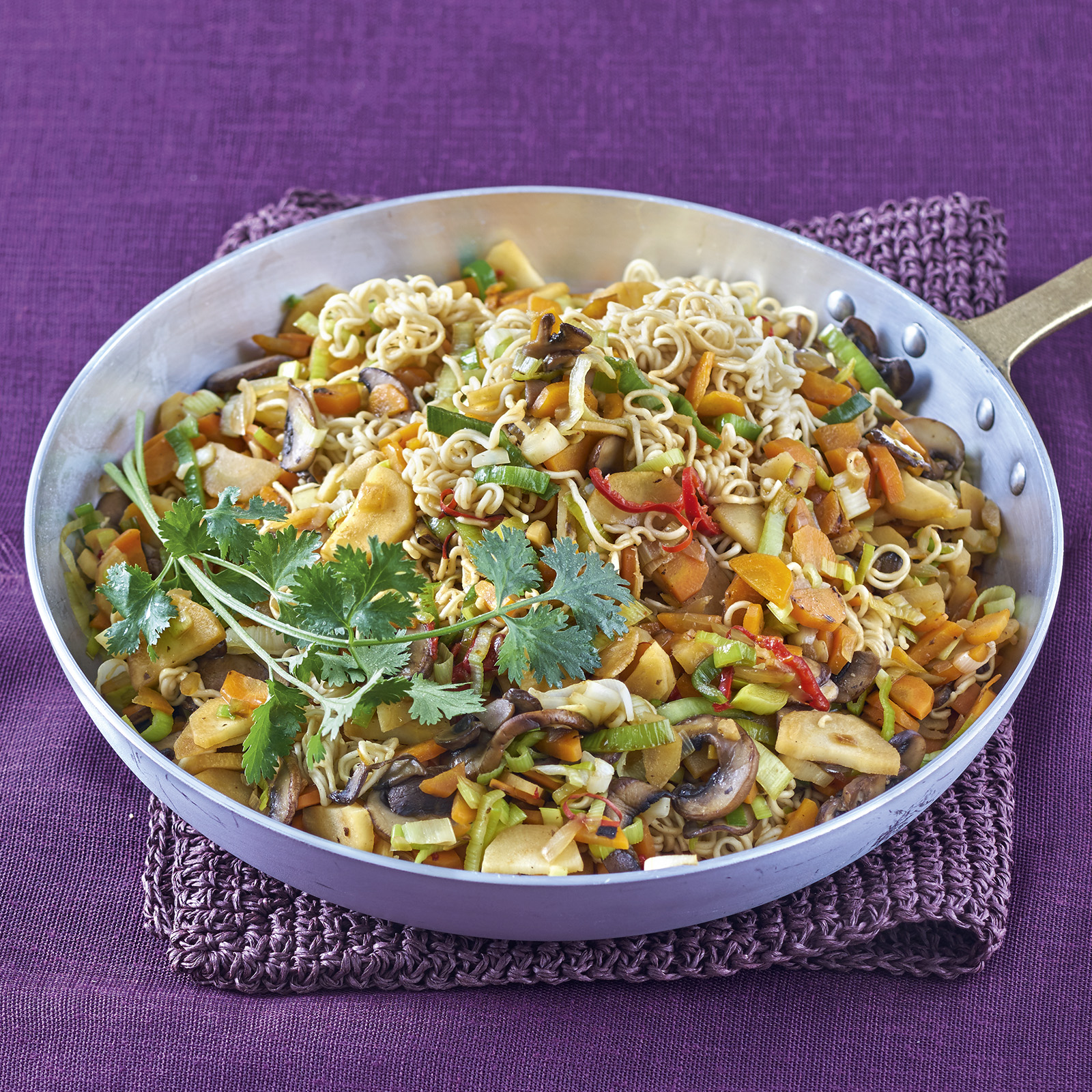 5 17 Asiatische Gemuese Nudel Pfanne 1600x1600px