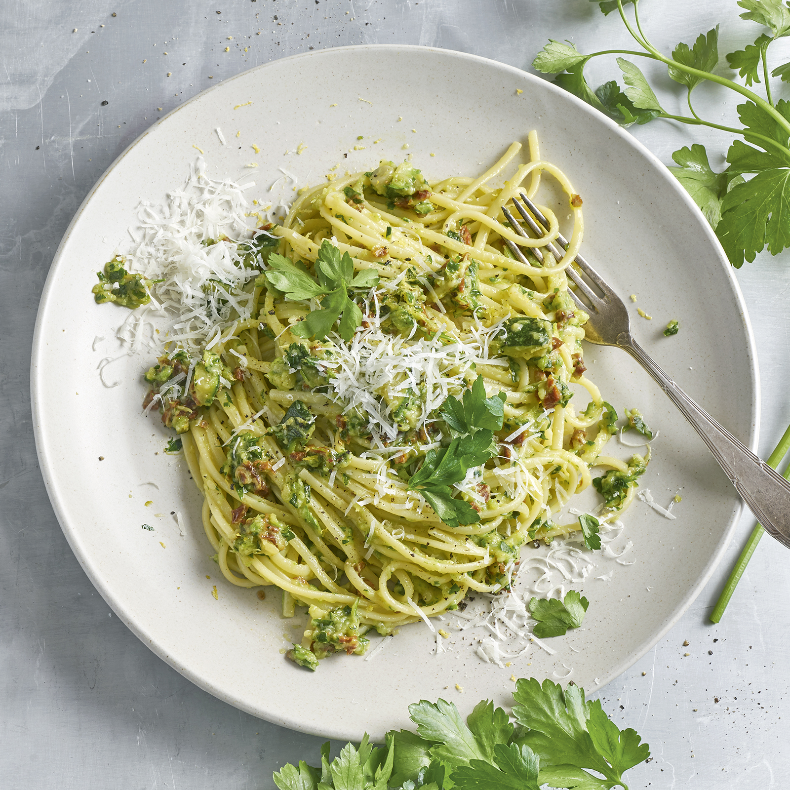 3 18 Pasta Mit Zucchini Petersilien Creme 1600x1600px