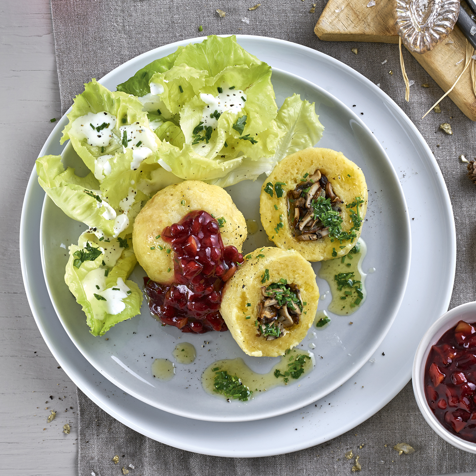 6 18 Kartoffelkloesse Mit Pilzfuellung 1600x1600px