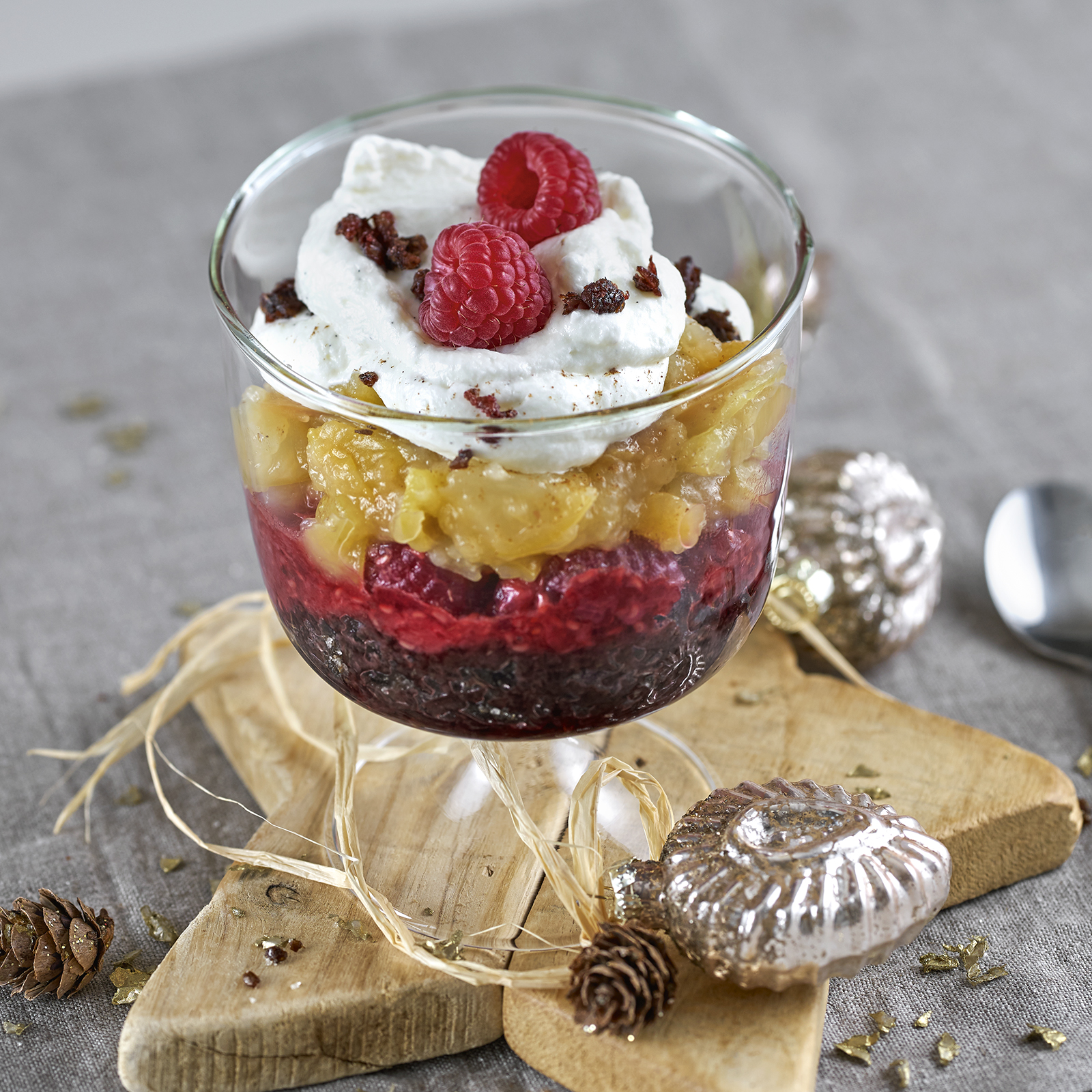 6 18 Verschleiertes Bauernmaedchen 1600x1600px