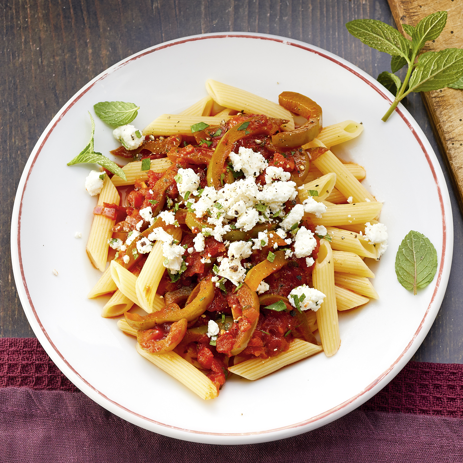 4 19 Pasta Peperonata Mit Minz Feta 1600x1600px