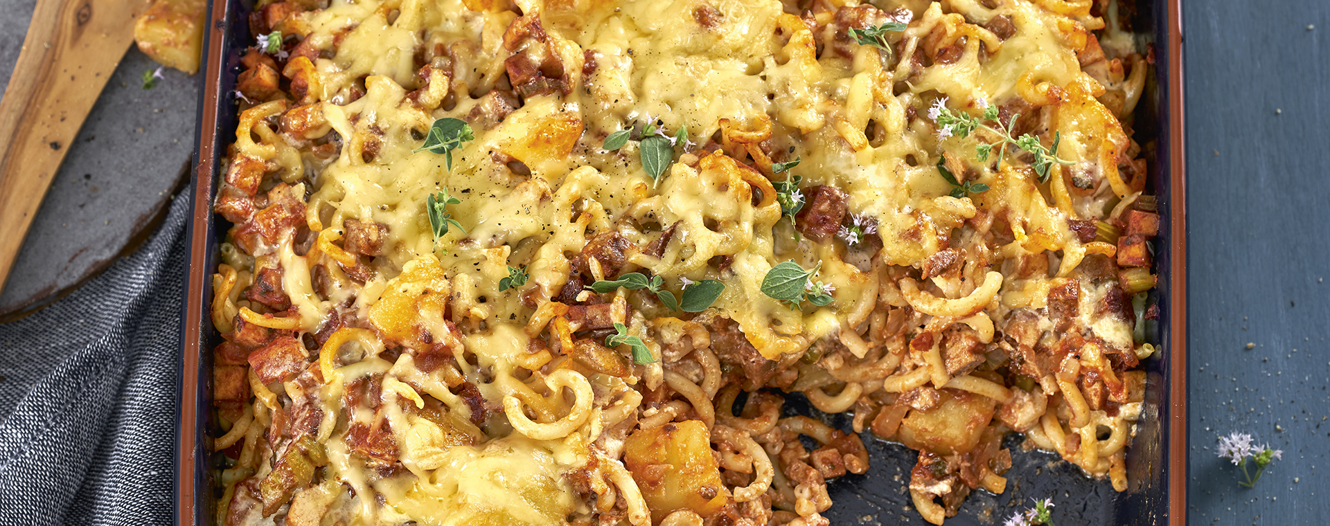 5 19 Aelplermagronen Mit Tofu Bolognese 1920x760px