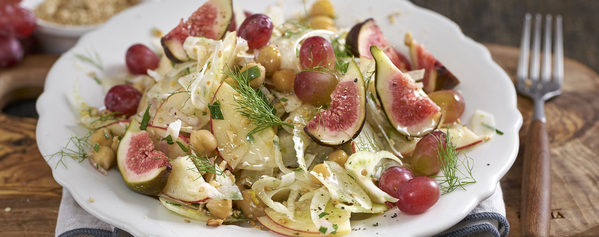 5 19 Fenchel Apfel Salat Mit Trauben 1920x760px