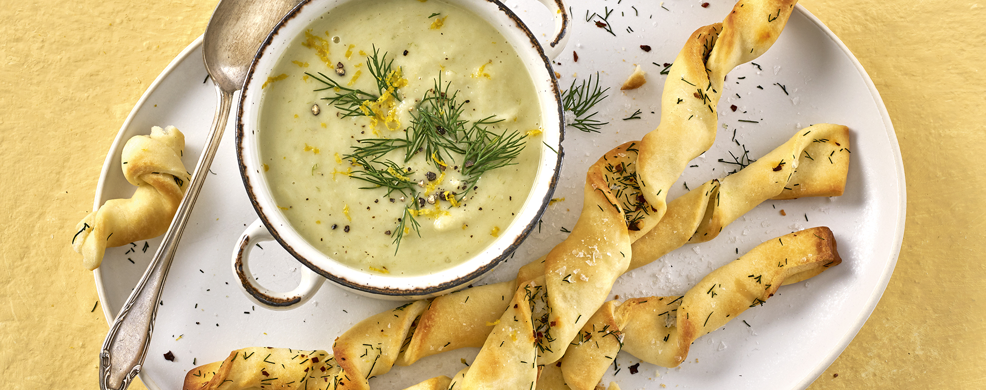 1 20 Pastinaken Cremesuppe Mit Dill Knusperstangen 1920x760px