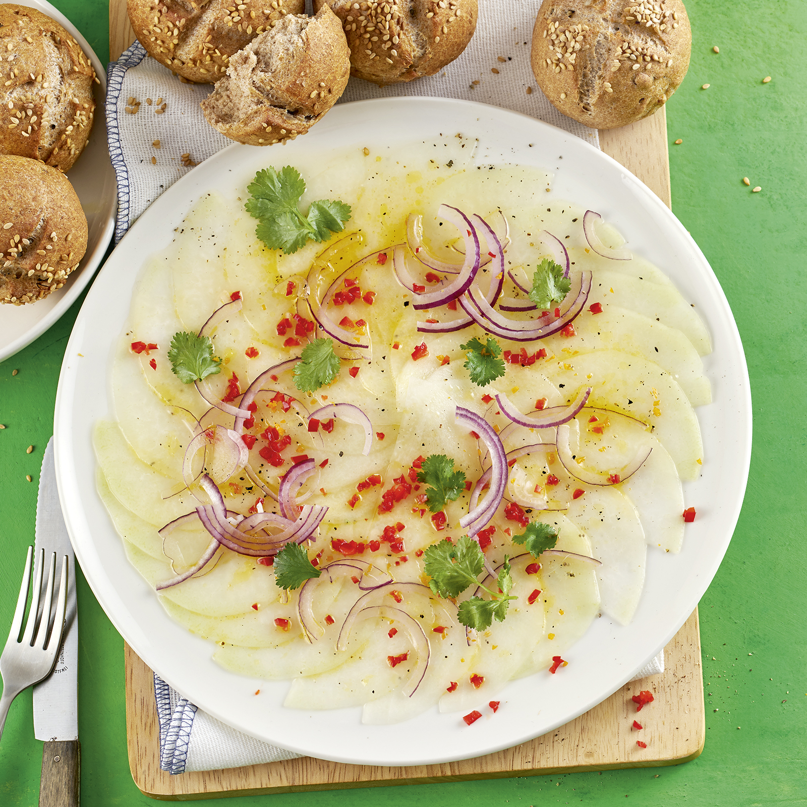 2 20 Kohlrabi Ceviche Mit Vollkornbroetchen 1600x1600px