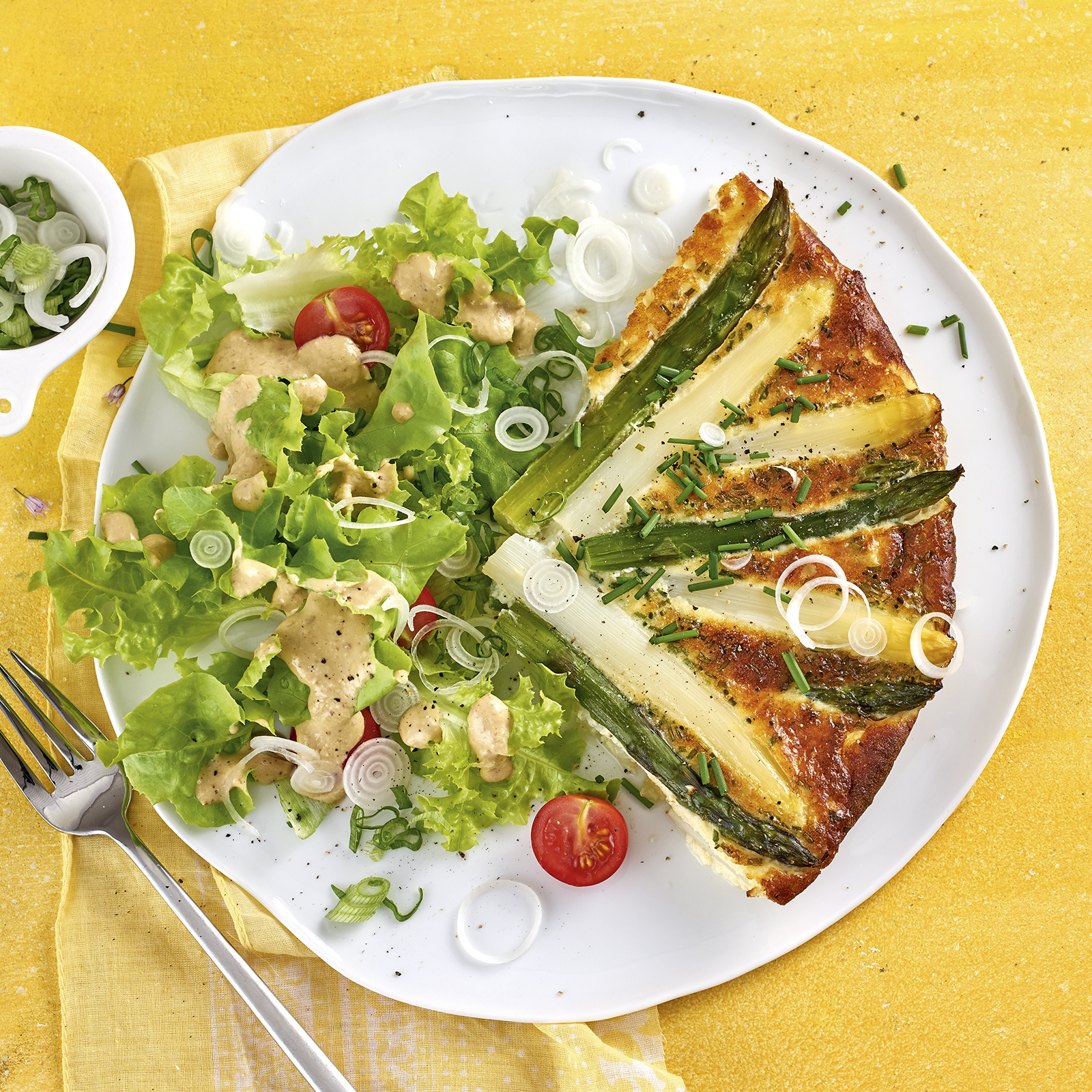 3 20 Gruen Weisse%20Spargel Frittata 1600x1600px