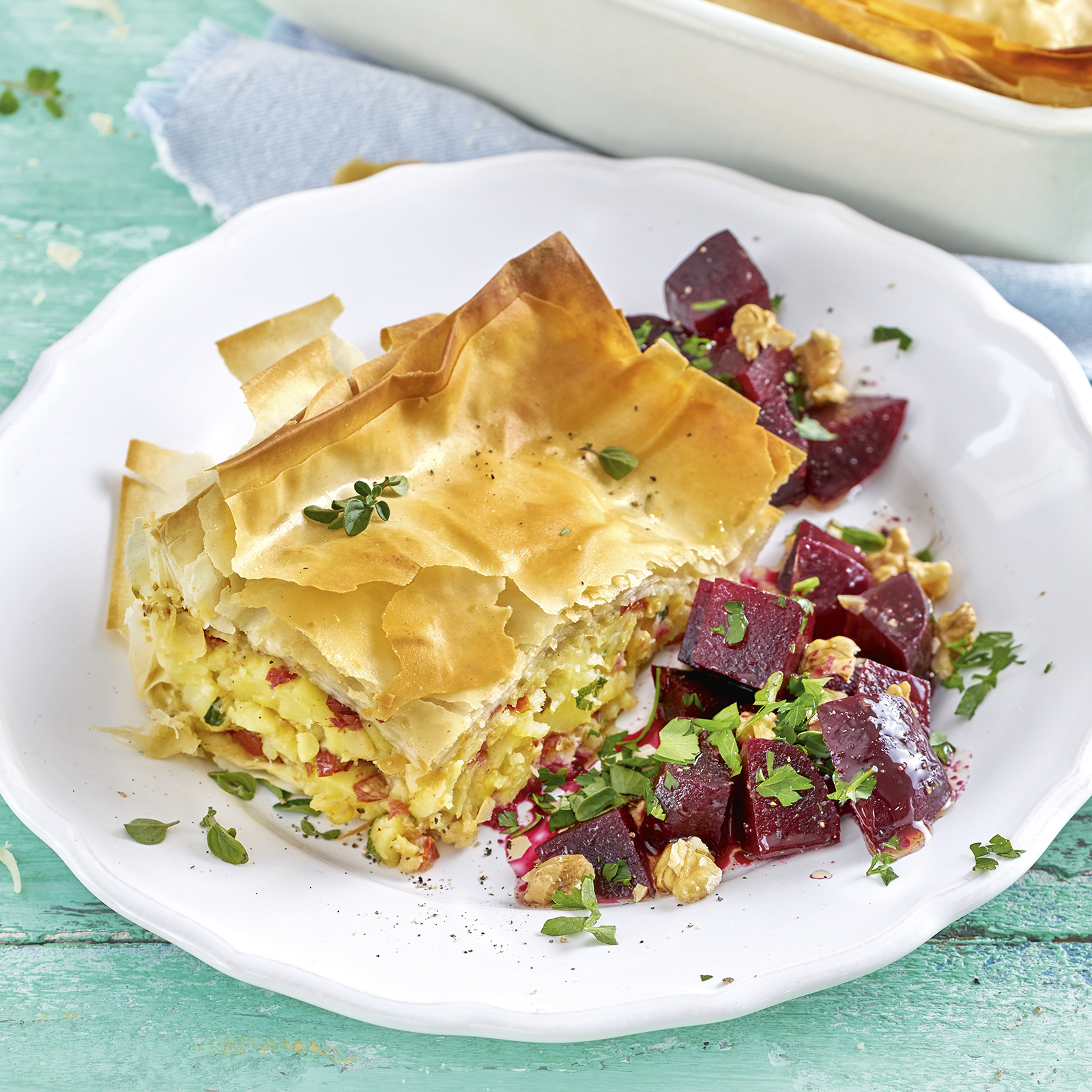 3 20 Kartoffel Boerek Mit Rote Bete Salat 1600x1600px