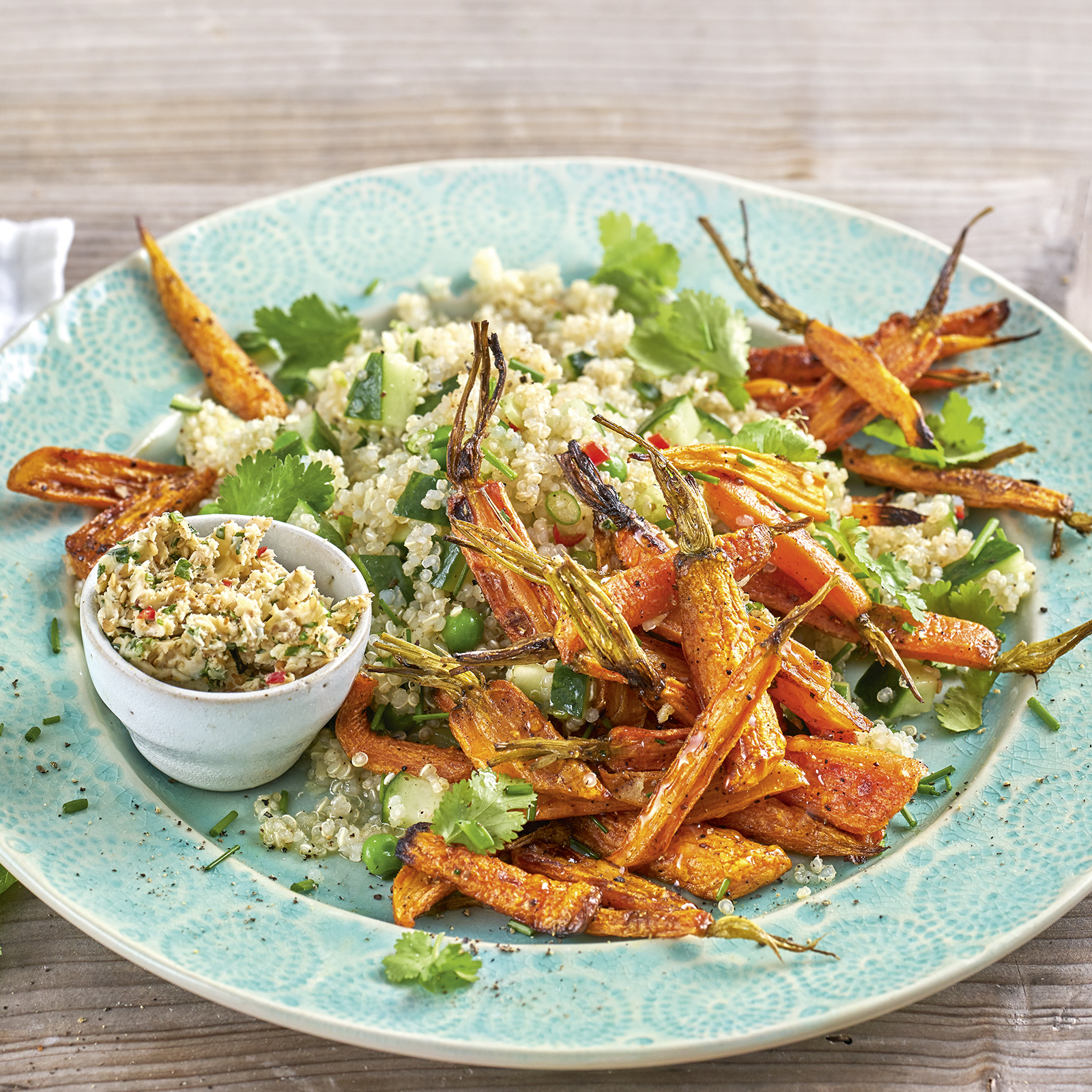 3 20 Quinoasalat Mit Jungen Ofenmoehren 1600x1600px