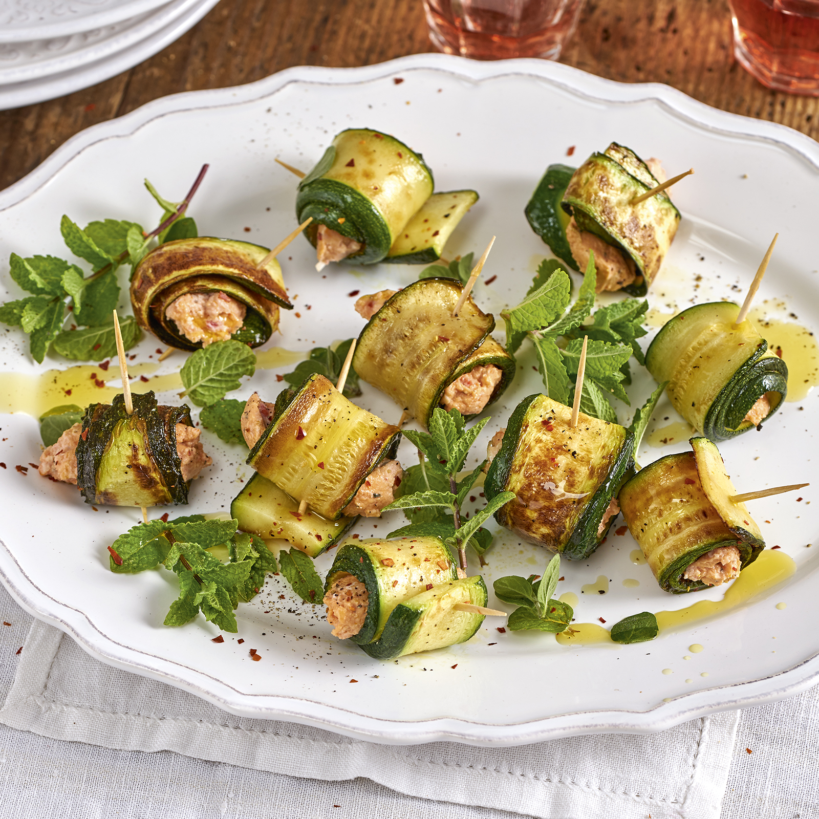 4 20 Gefuellte Zucchiniroellchen 1600x1600px