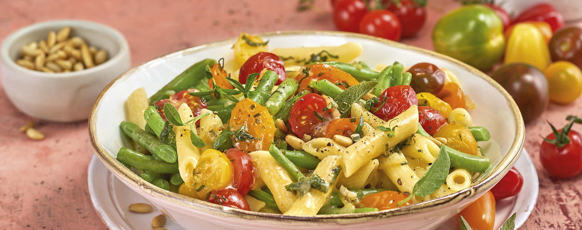 4 20 Pasta Mit Buntem Tomaten Bohnen Gemuese 1920x760px