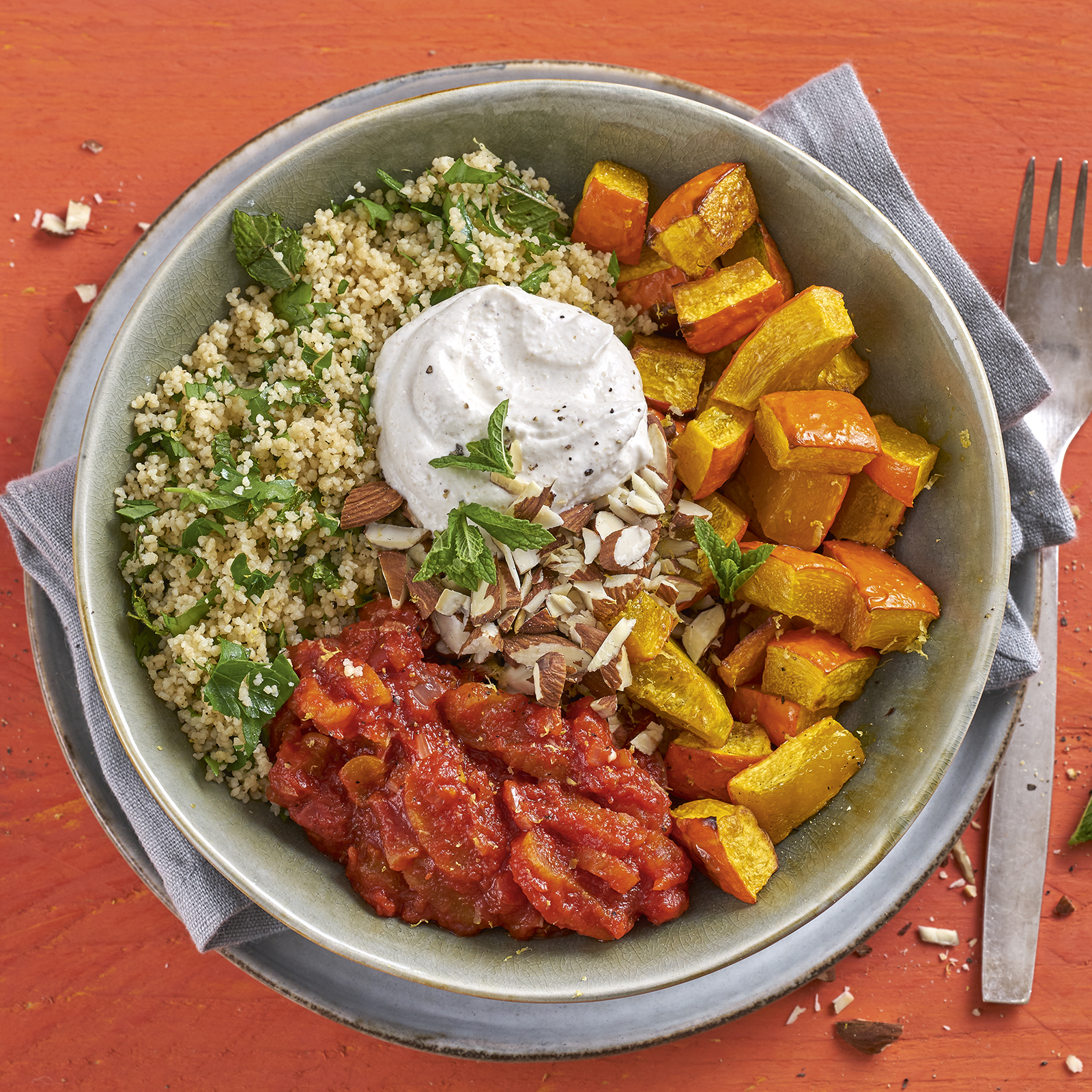 5 20 Couscous Bowl Mit Geroestetem Kuerbis 1600x1600px