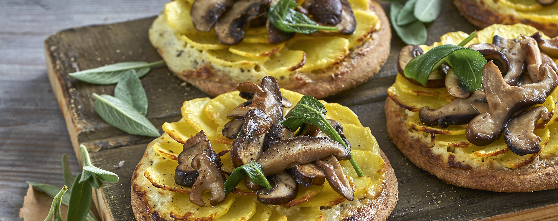 5 20 Kleine Pizzen Mit Kartoffeln 1920x760px