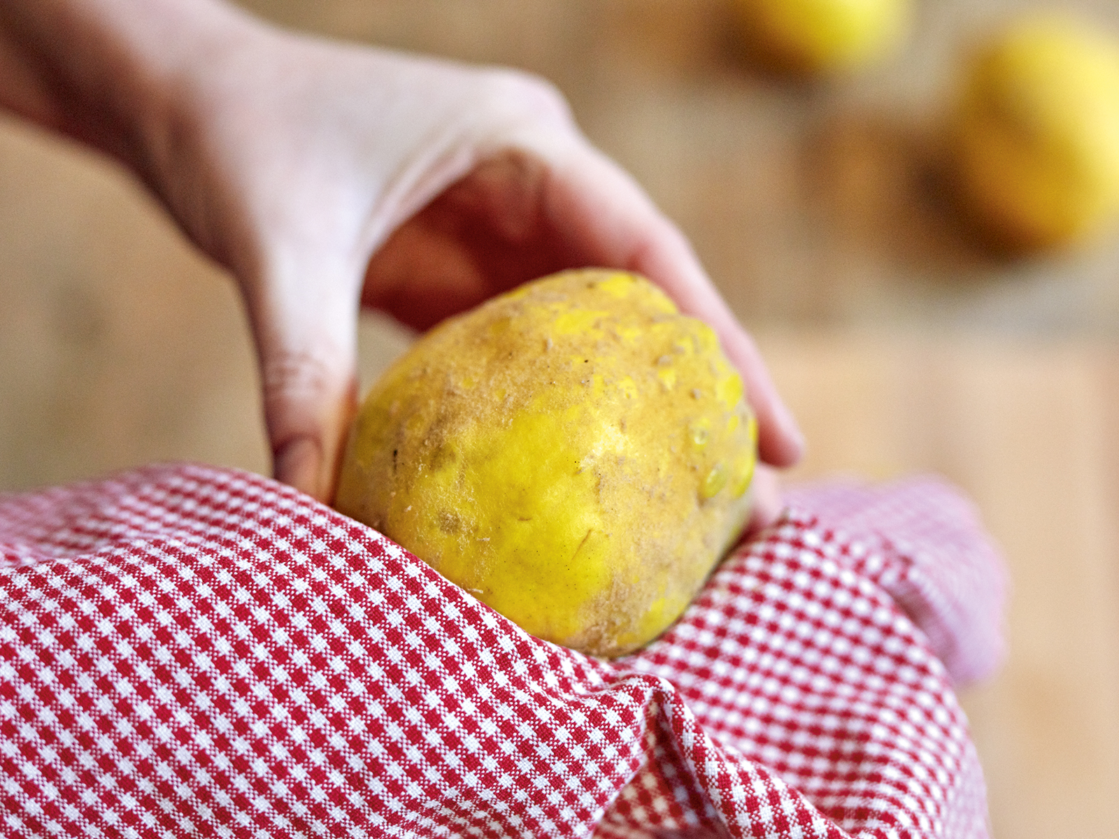 5 20 Stueckige Quittenkonfituere Step 1 1600x1200px