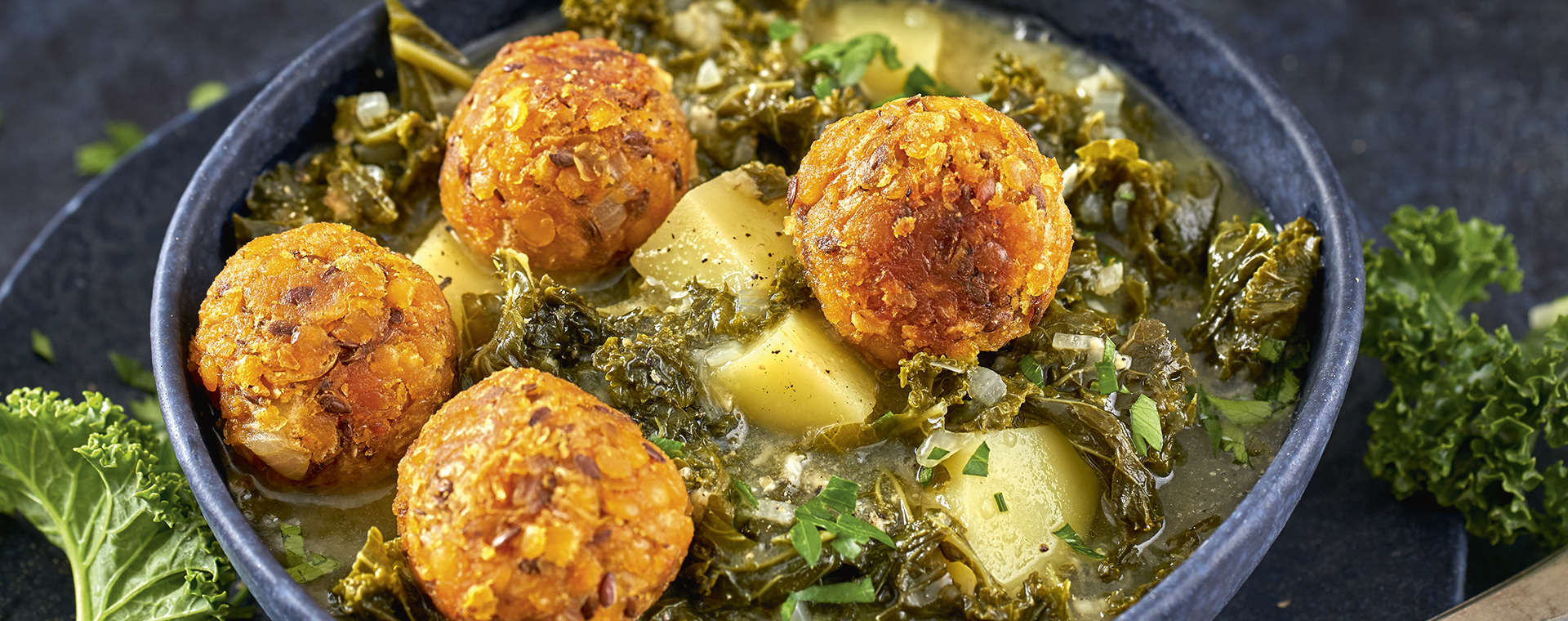 6 20 Gruenkohl Eintopf Mit Linsenbaellchen 1920x760px