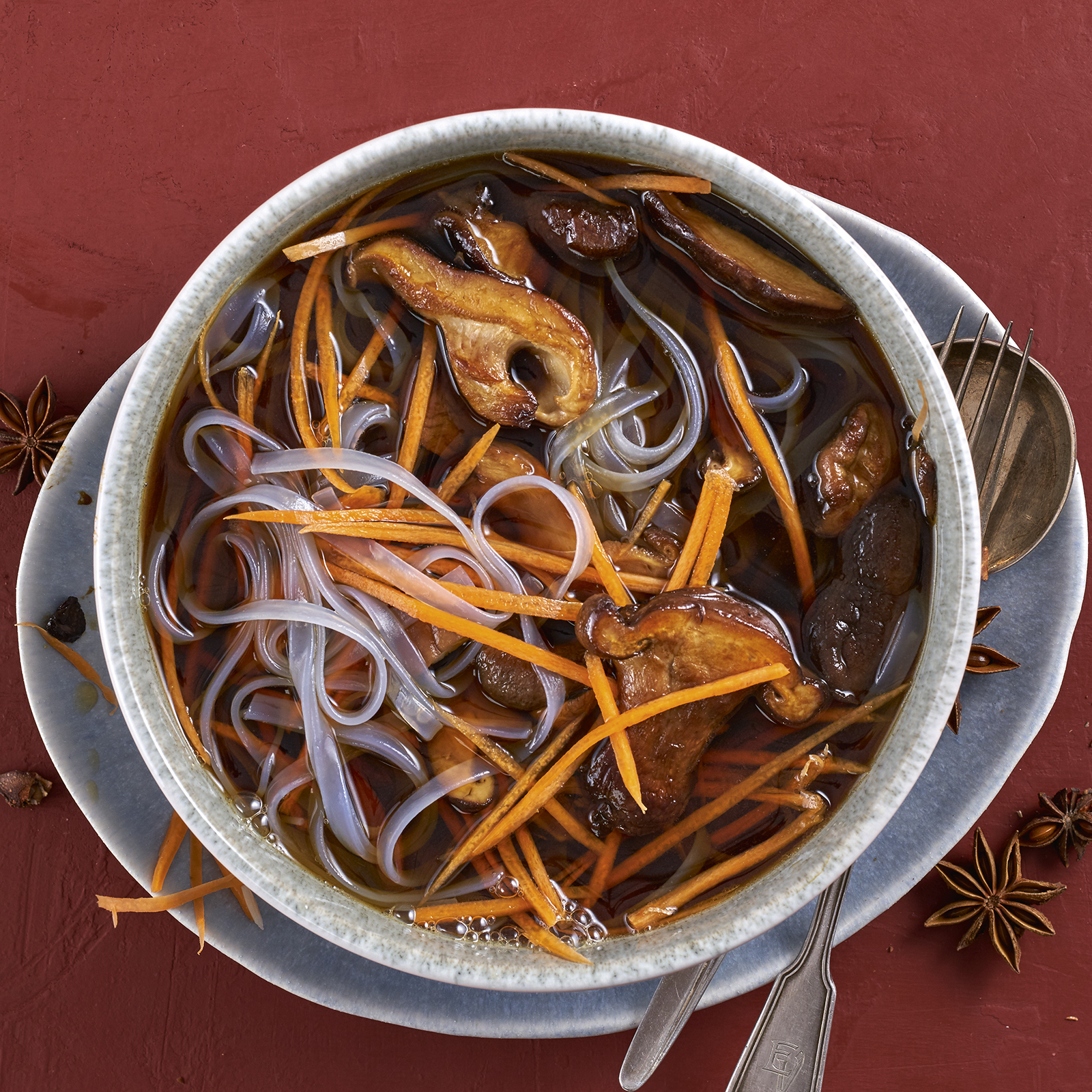 6 20 Vietnamesische Reisnudelsuppe 1600x1600px