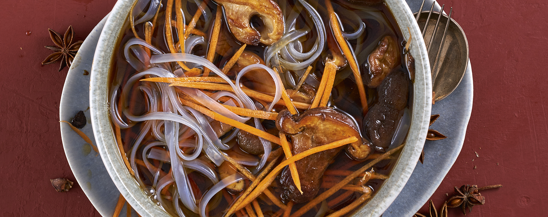 6 20 Vietnamesische Reisnudelsuppe 1920x760px