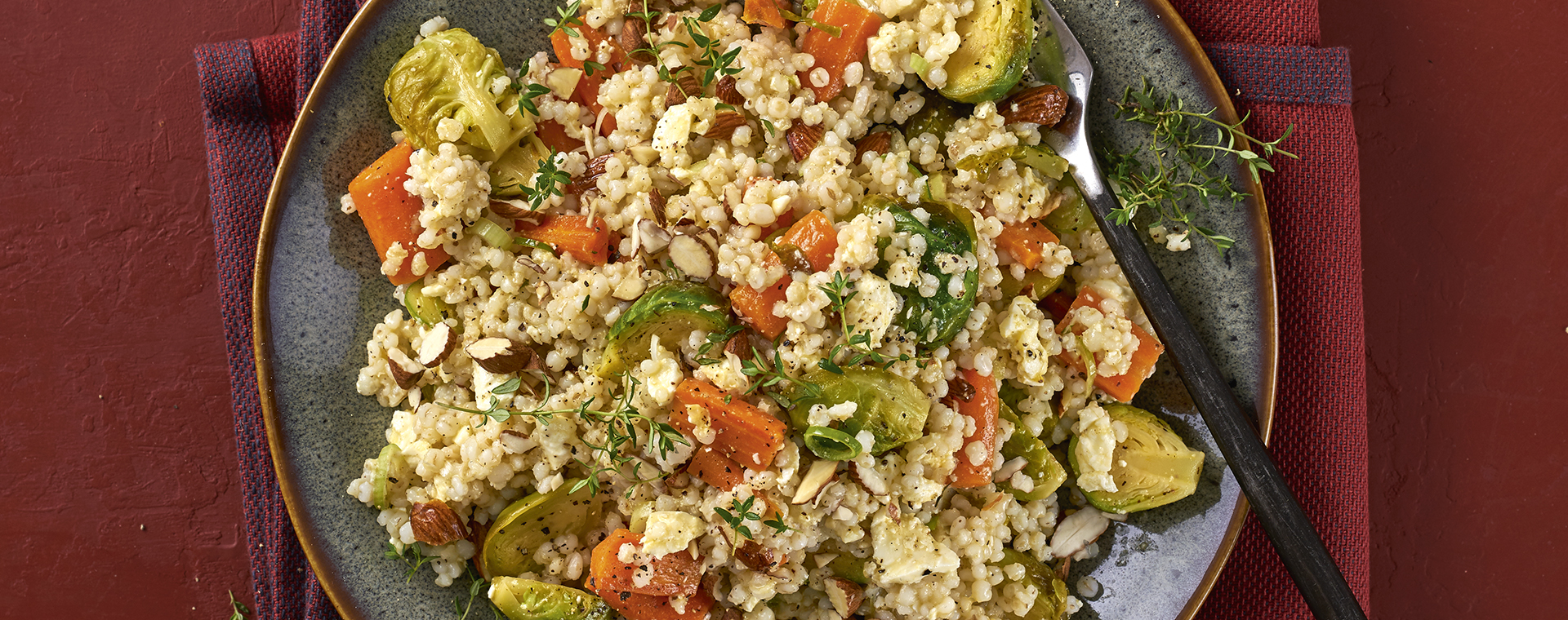 1 21 Lauwarmer%20Graupen Gemuese Salat Mit Feta 1920x760px