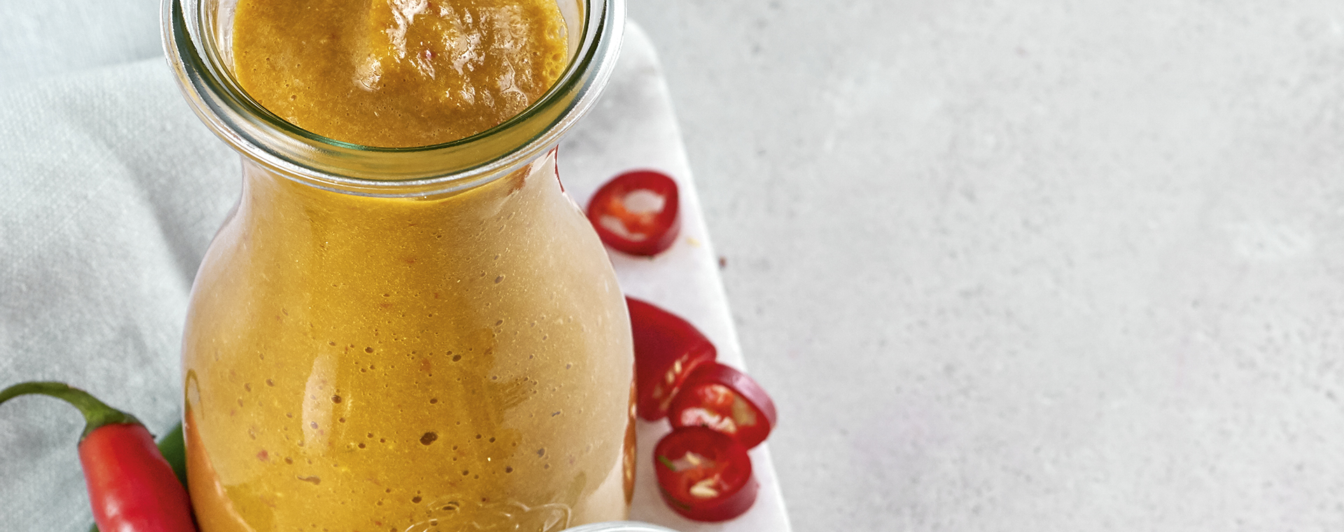 1 21 Scharfe Chili Paprika Sosse 1920x760px